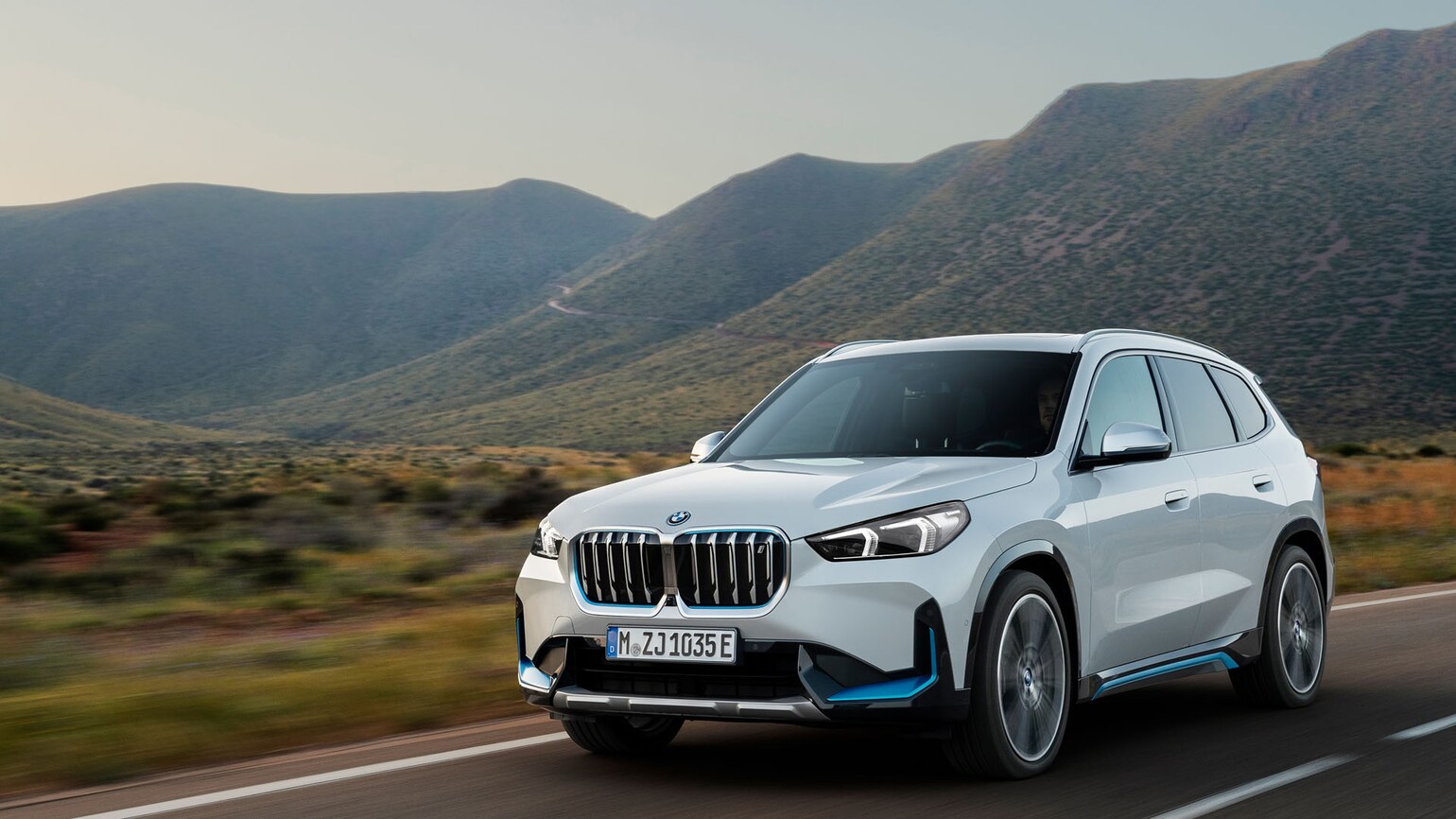 Helt nye BMW iX1 lader