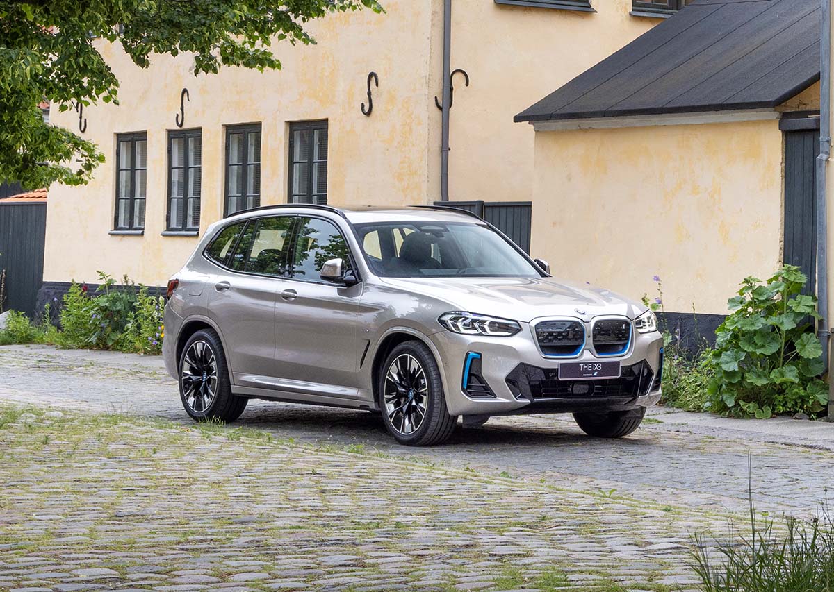 BMW iX3
