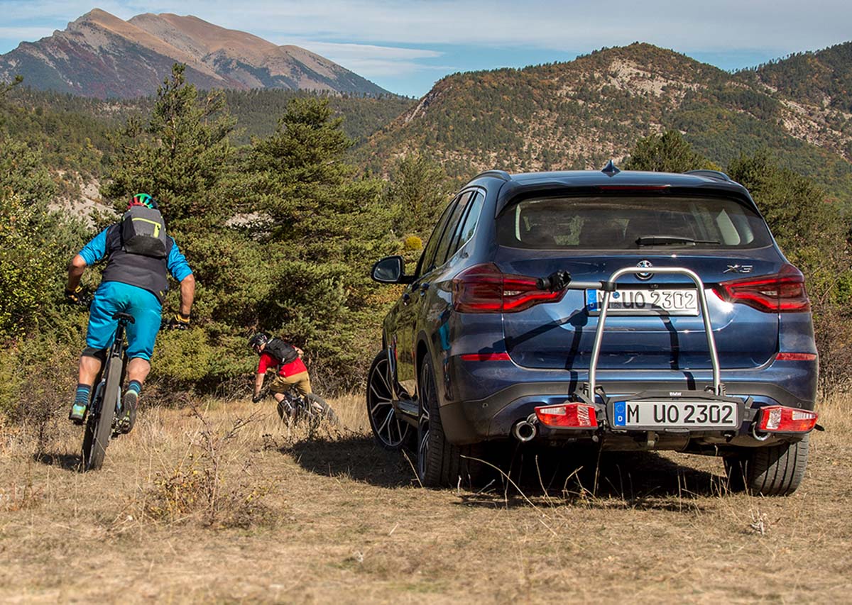 BMW med sykkelstativ
