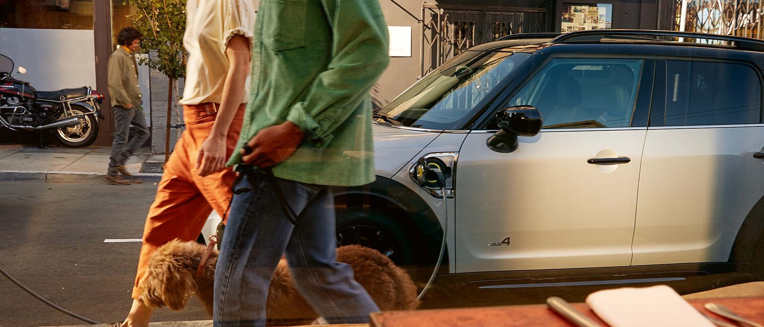 Bilde av MINI Countryman Plug-in Hybrid i gaten Bilde av MINI Countryman Plug-in Hybrid i gaten