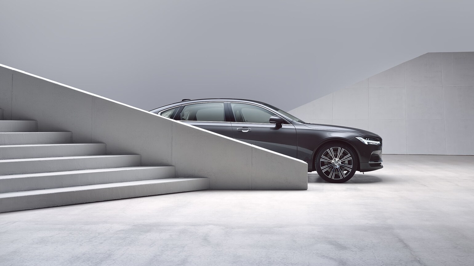 Bilde av fronten på en Volvo S90 Bilde av fronten på en Volvo S90