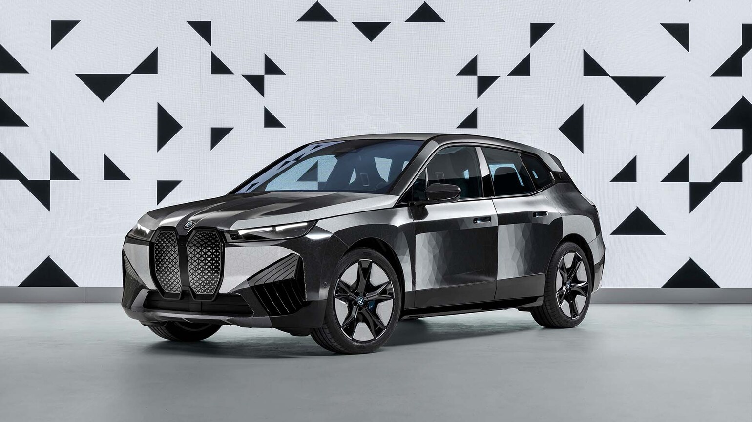 BMW iX med E Ink BMW iX med E Ink