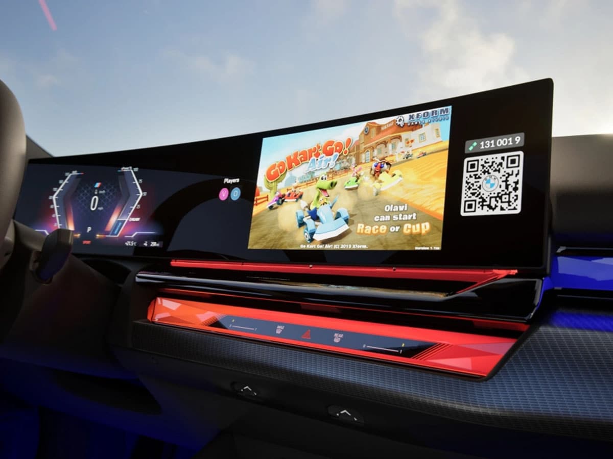 BMW i5 Curved Display 