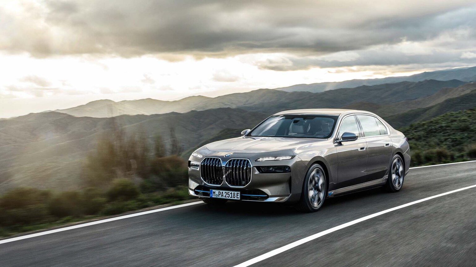 Bilde av BMW i7 på vei Bilde av BMW i7 på vei