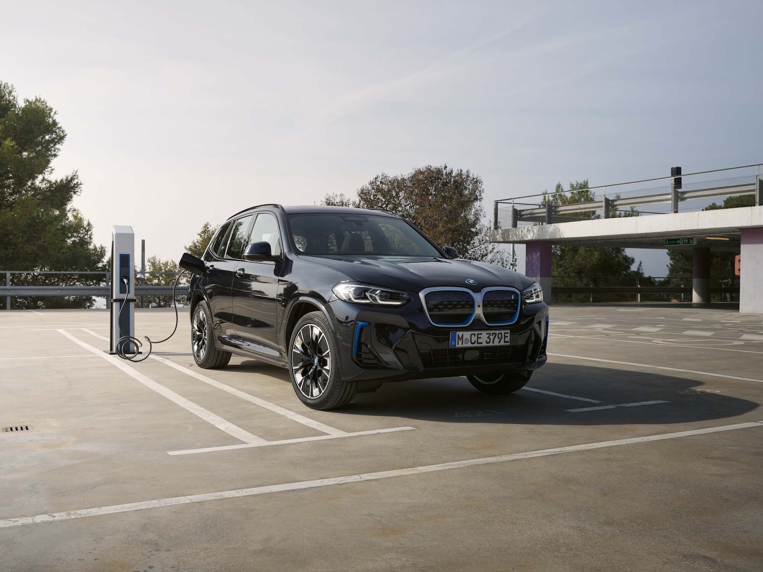 Bilde av front på BMW iX3