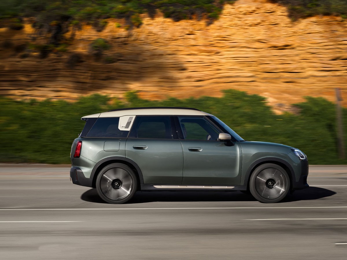 MINI Countryman elbil fra siden