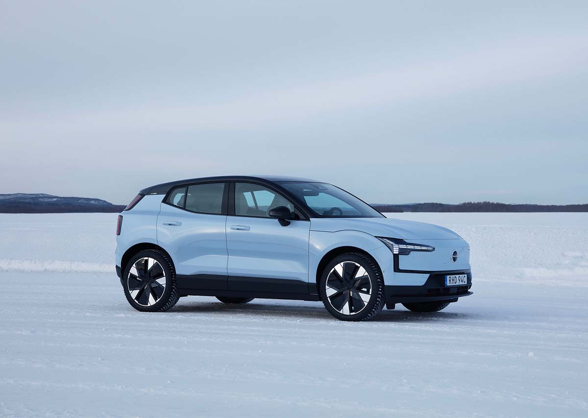 Volvo EX30 hos Bilia