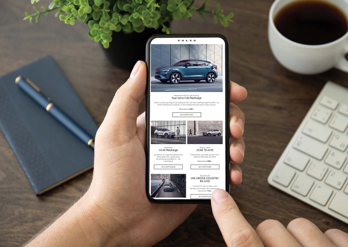 Bilde av telefon med nyhetsbrev fra Volvo i Bilia
