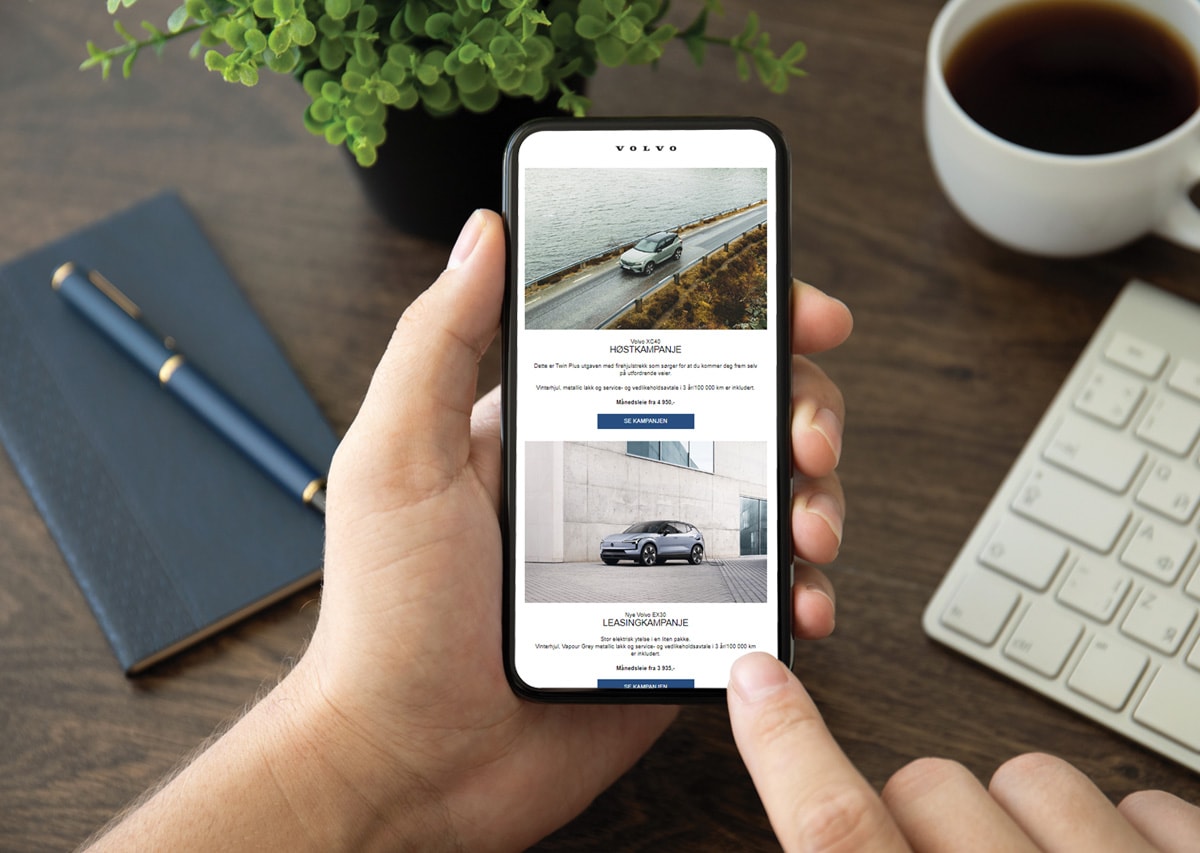 Bilde av telefon med nyhetsbrev fra Volvo i Bilia