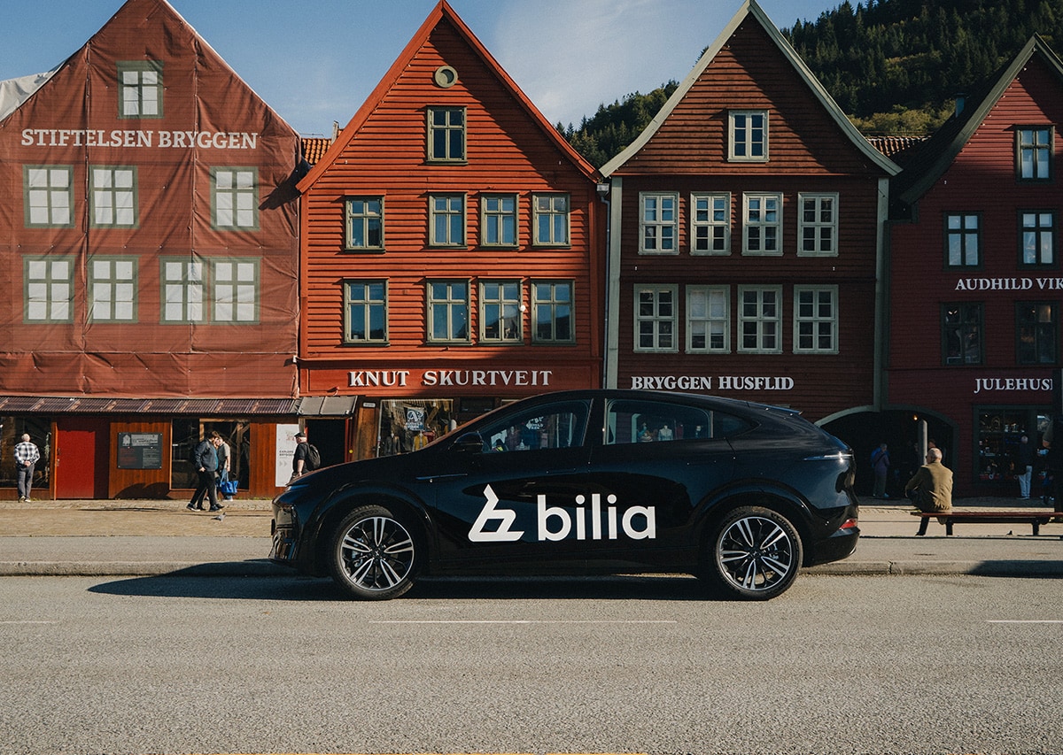 XPENG G6 på bryggen i Bergen XPENG G6 på bryggen i Bergen
